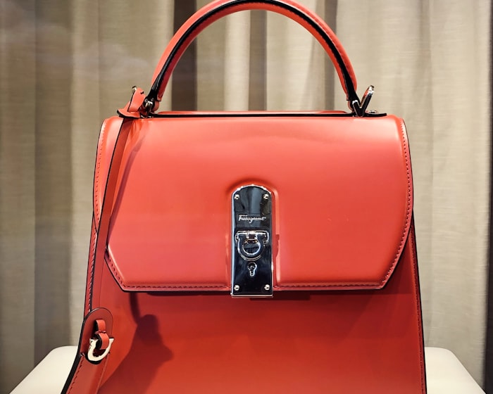 Borsa in pelle dal taglio classico